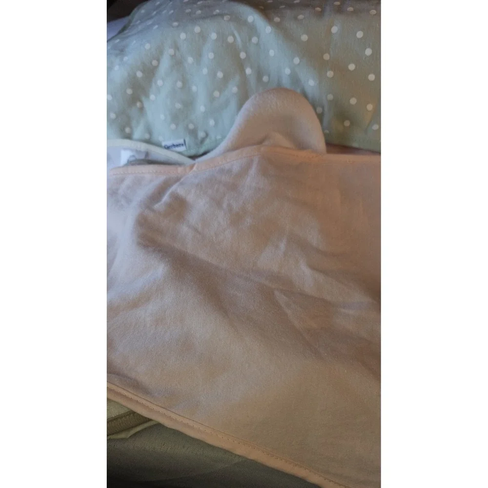 New 4 Gerber and 1 Cloud Island Baby Burp Cloth
